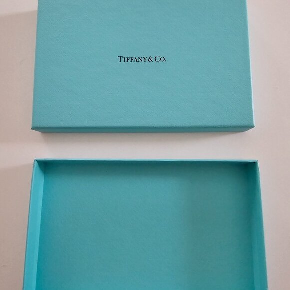 Authentic Tiffany & Co. Collectors' Set - Picture 8 of 11